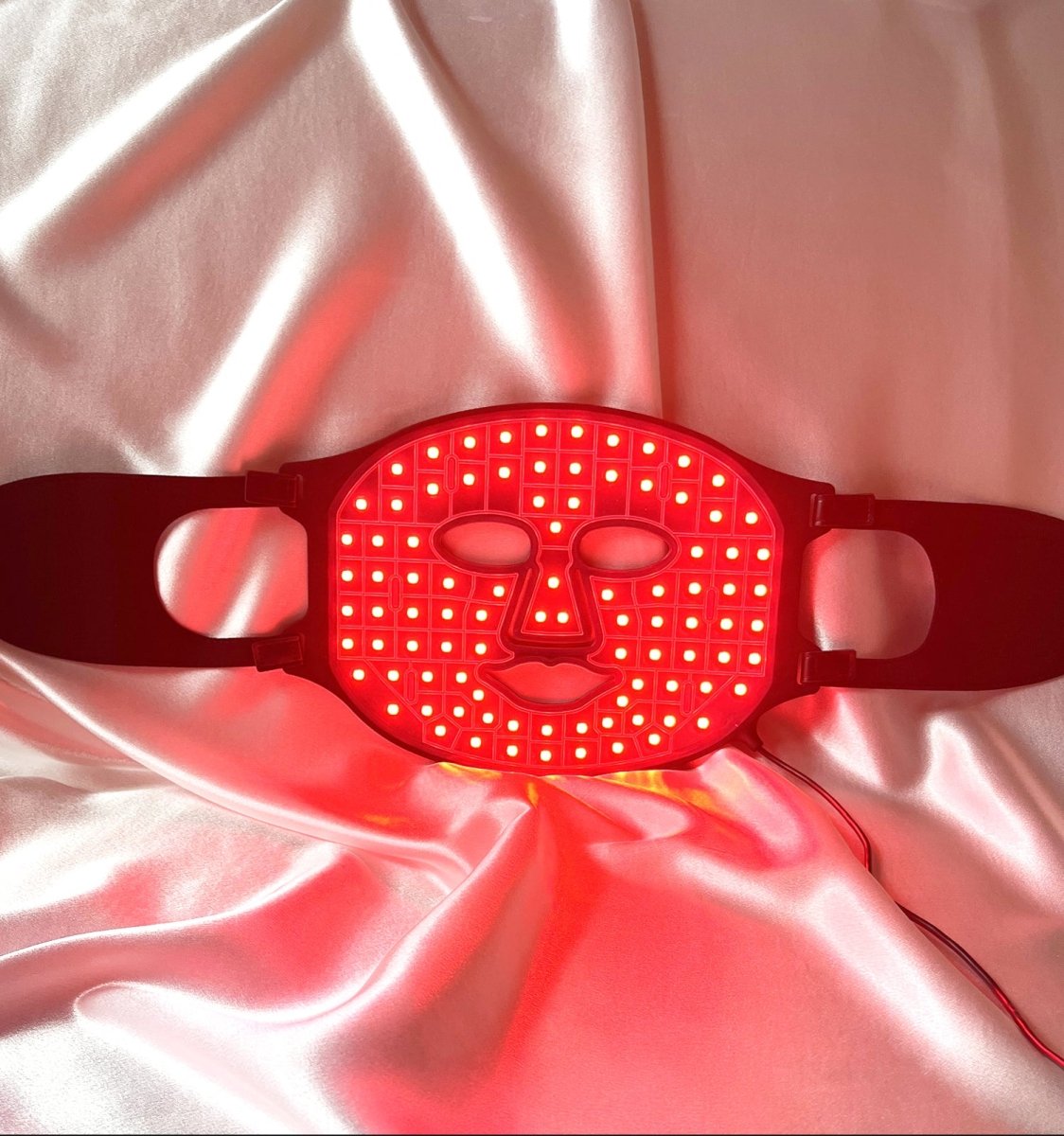 Lumin8™ LED light therapy face mask (black) - AURELUX BEAUTY